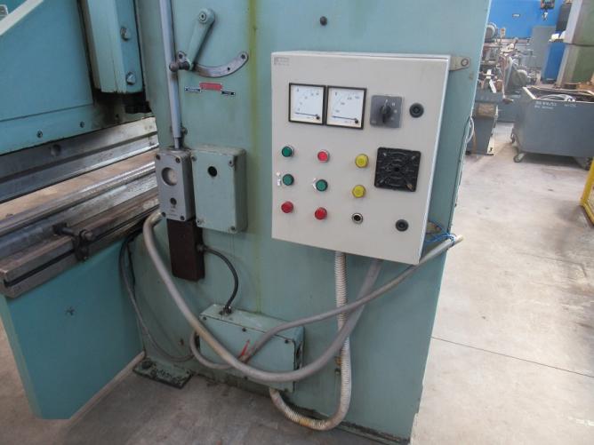 STANKOIMPORT И 1330 A